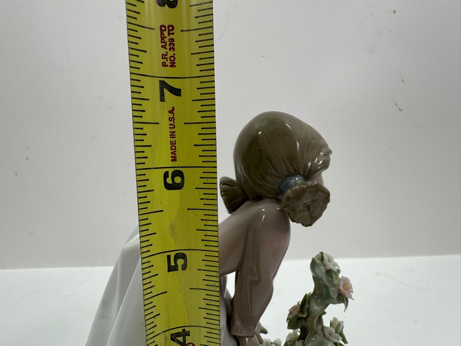 Vintage Lladro 'Pretty Posies' Porcelain Figurine #5548 6.5'H Retail $530 [Photo 8]
