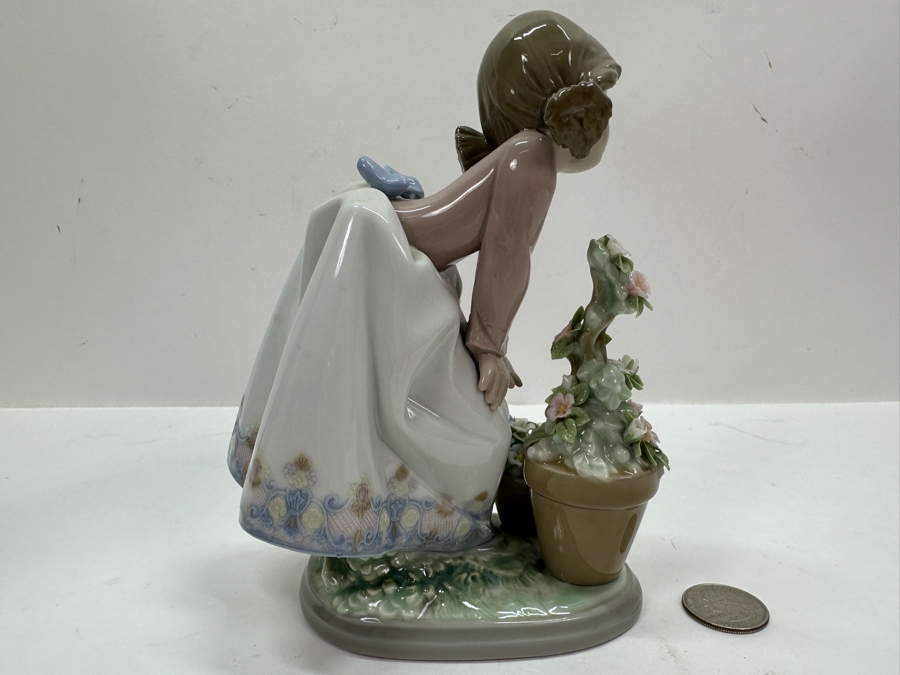 Vintage Lladro 'Pretty Posies' Porcelain Figurine #5548 6.5'H Retail $530 [Photo 6]