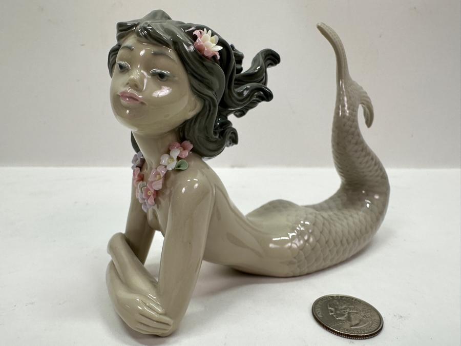 Lladro 'Fantasy' Mermaid Porcelain Figurine #1414 6.25'H $495 Retail [Photo 2]