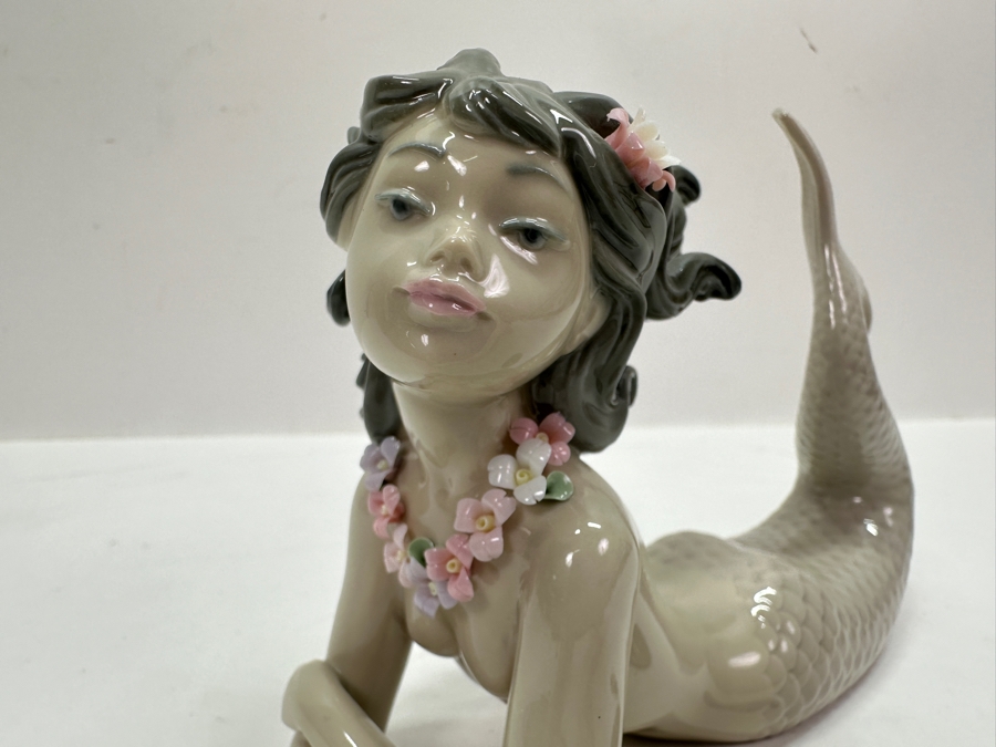 Lladro 'Fantasy' Mermaid Porcelain Figurine #1414 6.25'H $495 Retail [Photo 3]