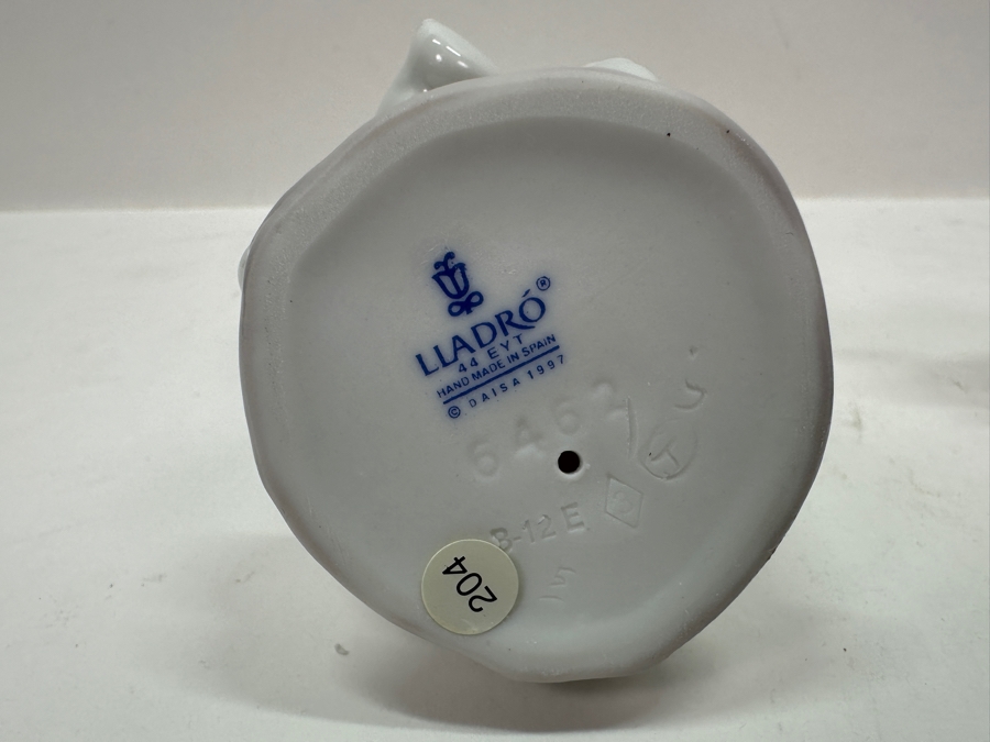 Lladro 'Lucky Strolling' Porcelain Elephant Figurine #6460 3.75'H and 'Lucky in Love' #6462 5'H [Photo 10]