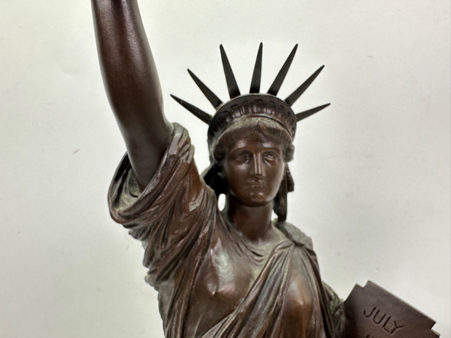 Statue Of Liberty Resin Statue By Gold Leaf Corporation 20.5'H [Photo 4]