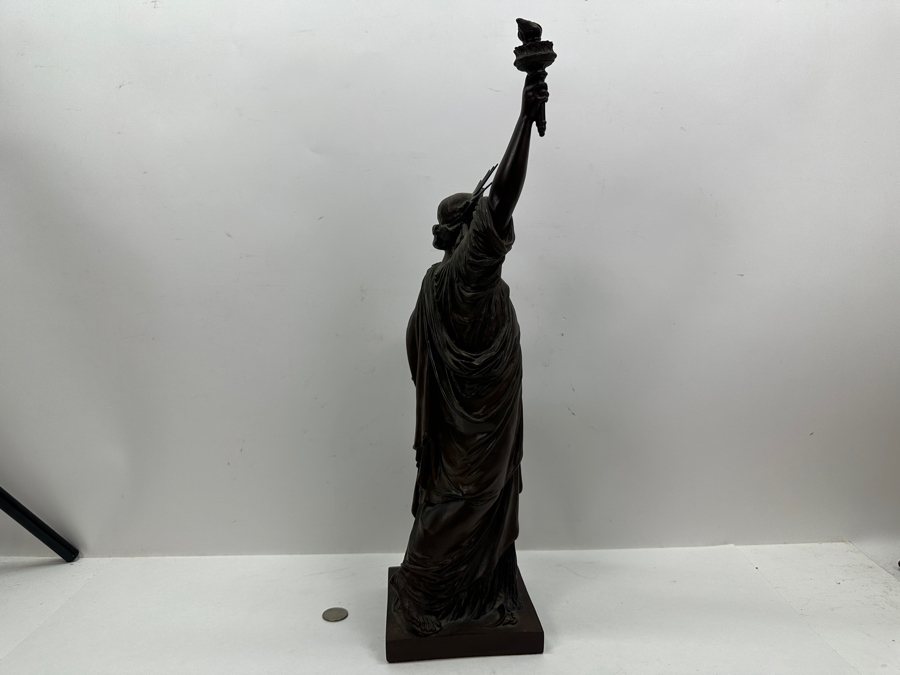 Statue Of Liberty Resin Statue By Gold Leaf Corporation 20.5'H [Photo 7]
