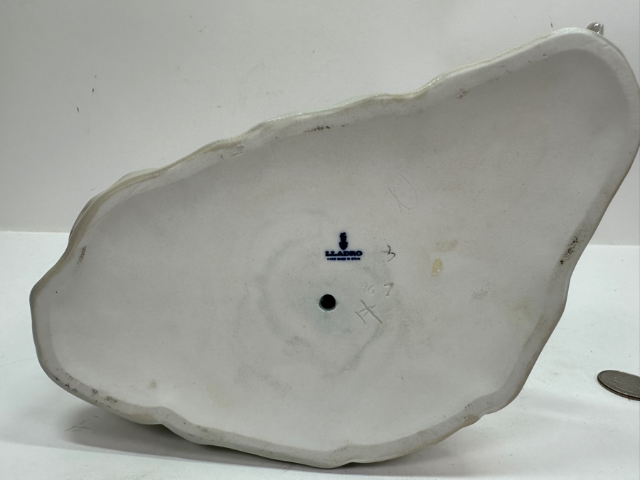 Vintage Lladro 'Admiration' Porcelain Figurine #4907 6.75'H  [Photo 12]