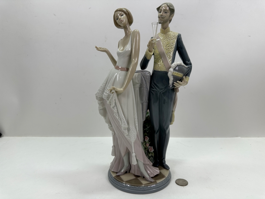 Vintage Lladro 'The Reception' Porcelain Figurine #3018 13.5'H 1971-1998 [Photo 2]