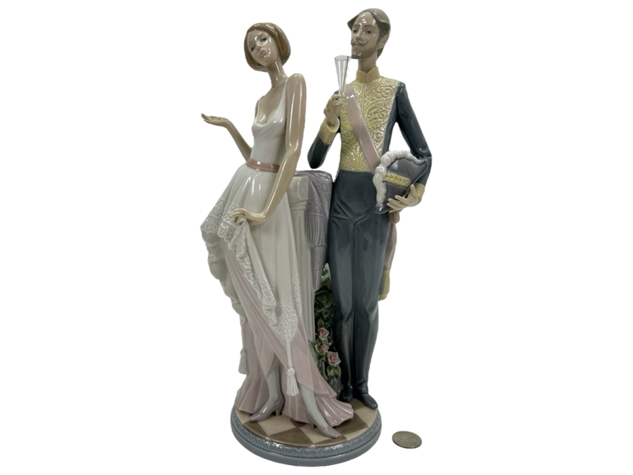 Vintage Lladro 'The Reception' Porcelain Figurine #3018 13.5'H 1971-1998 [Photo 1]
