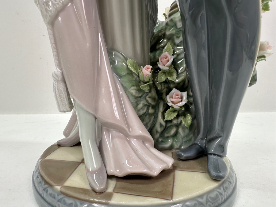 Vintage Lladro 'The Reception' Porcelain Figurine #3018 13.5'H 1971-1998 [Photo 9]