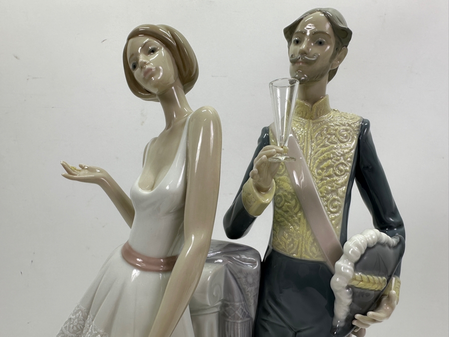 Vintage Lladro 'The Reception' Porcelain Figurine #3018 13.5'H 1971-1998 [Photo 4]