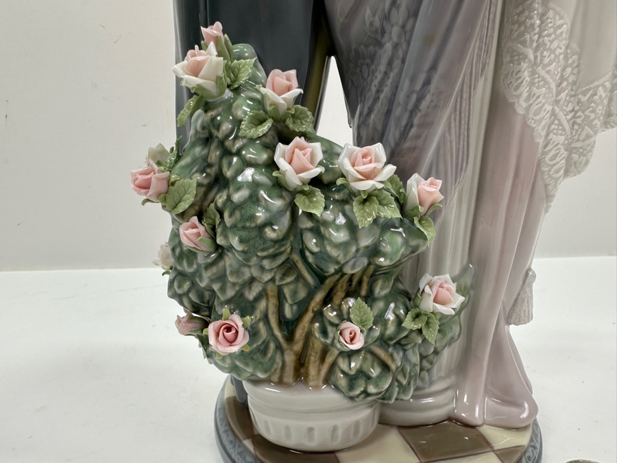 Vintage Lladro 'The Reception' Porcelain Figurine #3018 13.5'H 1971-1998 [Photo 7]