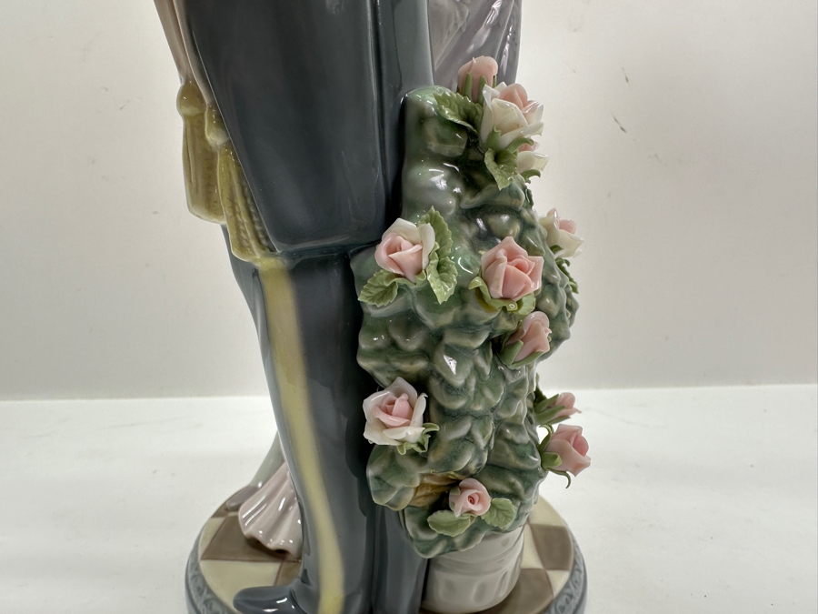 Vintage Lladro 'The Reception' Porcelain Figurine #3018 13.5'H 1971-1998 [Photo 8]
