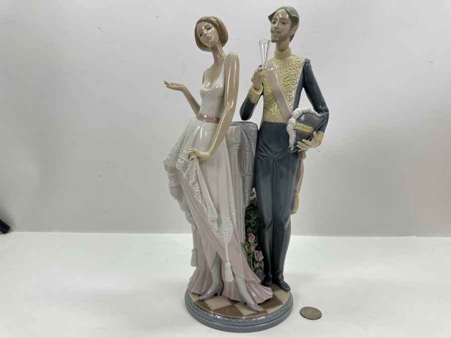 Vintage Lladro 'The Reception' Porcelain Figurine #3018 13.5'H 1971-1998 [Photo 3]