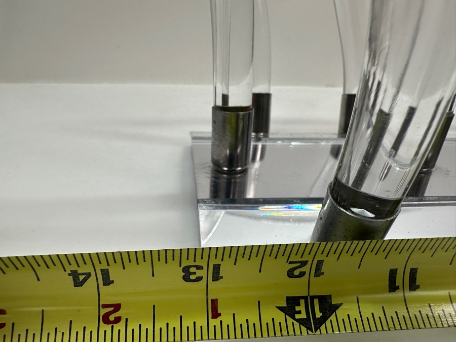 Vintage Mid-Century Modern Dorothy Thorpe Lucite And Chrome Magazine Rack 13W X 10D X 13.5H [Photo 8]