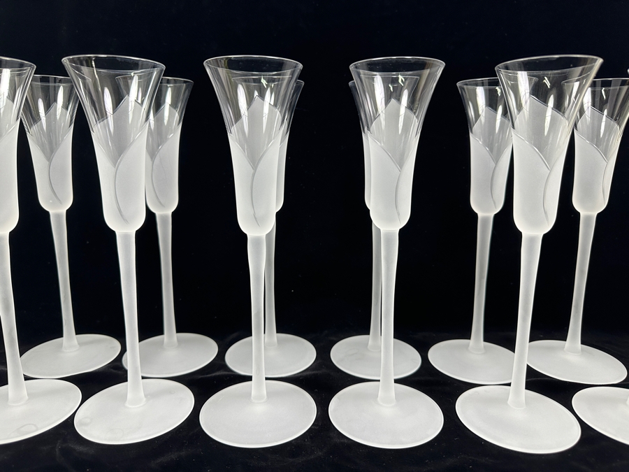 (12) Sasaki Hana Clear Frosted Lily Stemware Champagne Flutes Glasses 9 5/8H X 2 3/8W Replacements Value $479 [Photo 4]