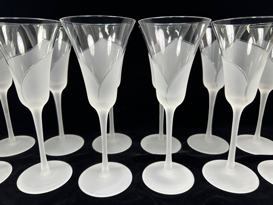 (11) Sasaki Hana Clear Frosted Lily Stemware Wine Glasses 7.75H X 3 1/8W Replacements Value $329 [Photo 6]