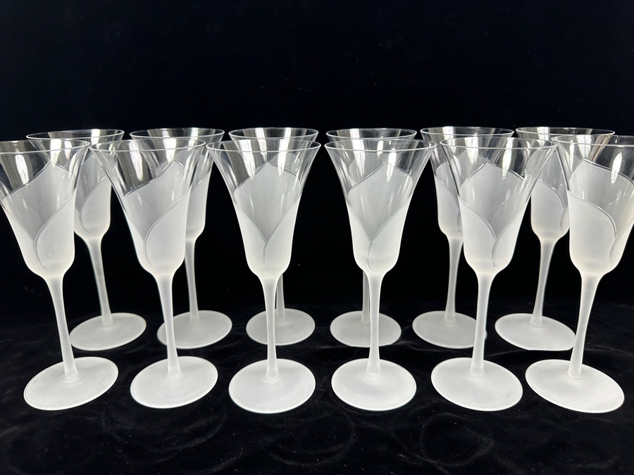 (11) Sasaki Hana Clear Frosted Lily Stemware Wine Glasses 7.75H X 3 1/8W Replacements Value $329 [Photo 4]