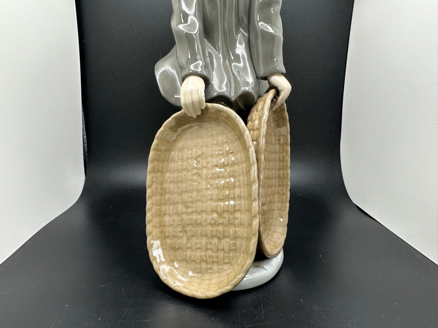 Vintage Lladro 'Shipboy with Baskets' Porcelain Figurine #5055 10.25'H 1980-1985 [Photo 3]