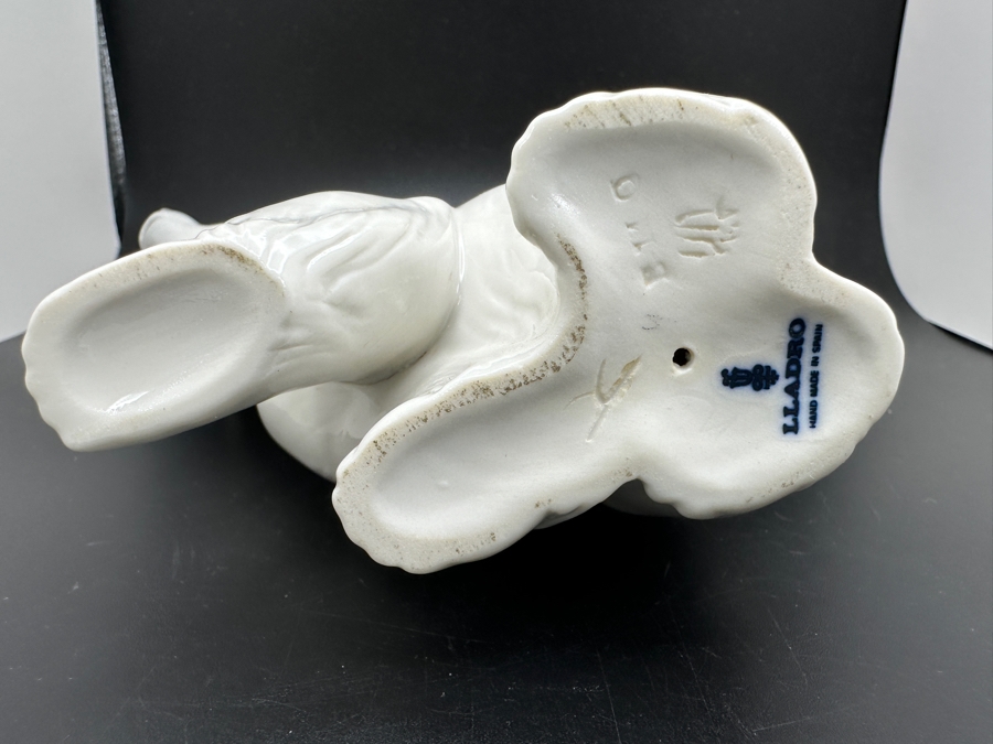 Lladro 'Resting Polar Bear' #1208, 'Attentive Polar Bear' #1207 and 'Seated Polar Bear' #1209 Porcelain Figurines 4-4.5'H [Photo 5]