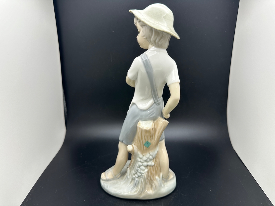 Vintage Nao By Lladro 'Boy with a Catapult' #0183 Porcelain Figurine 8.5H [Photo 5]