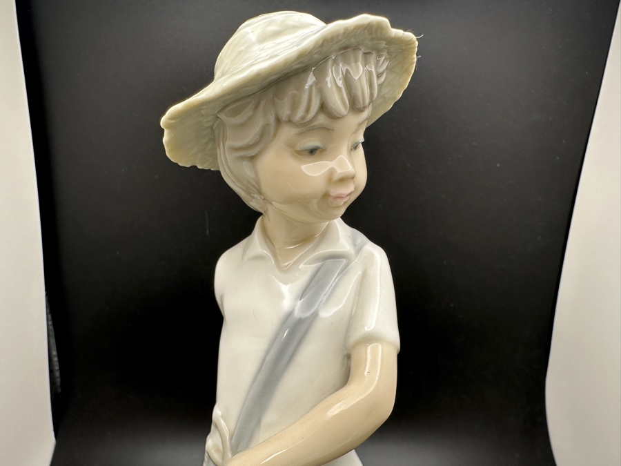 Vintage Nao By Lladro 'Boy with a Catapult' #0183 Porcelain Figurine 8.5H [Photo 3]