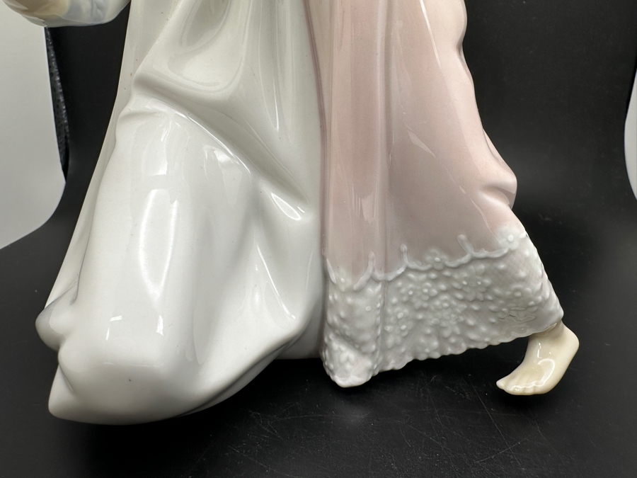 Vintage Lladro 'Goodnight' Porcelain Figurine #5449 8.25'H 1987-2007 [Photo 5]