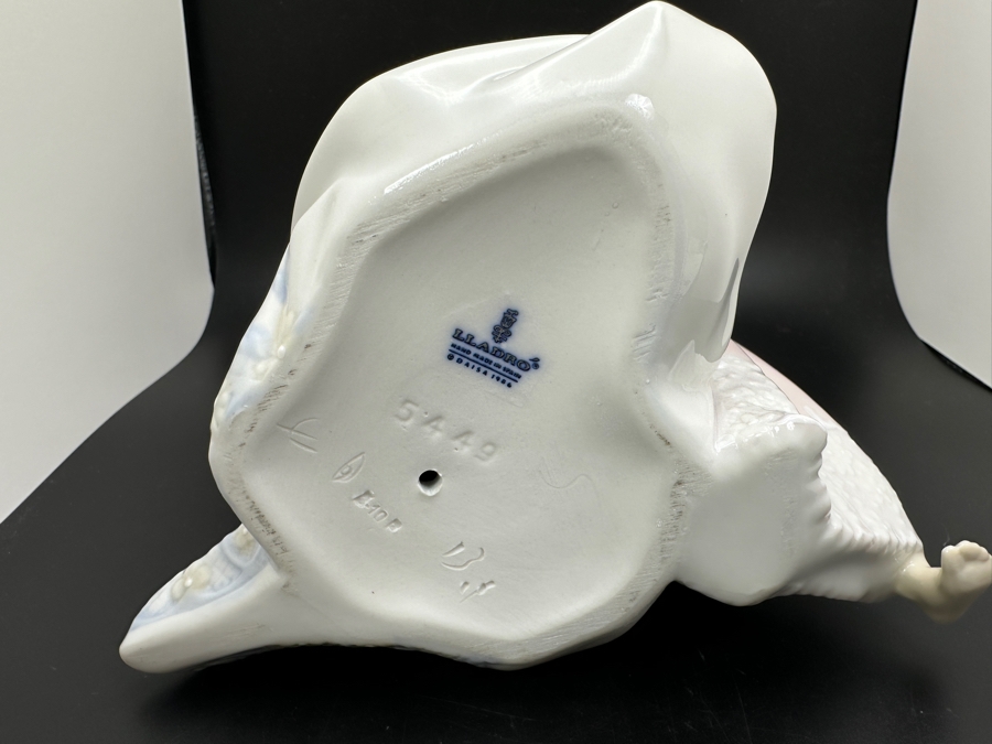 Vintage Lladro 'Goodnight' Porcelain Figurine #5449 8.25'H 1987-2007 [Photo 8]