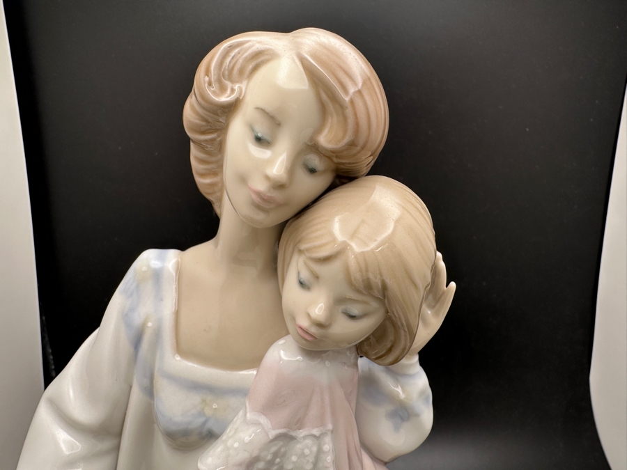 Vintage Lladro 'Goodnight' Porcelain Figurine #5449 8.25'H 1987-2007 [Photo 4]