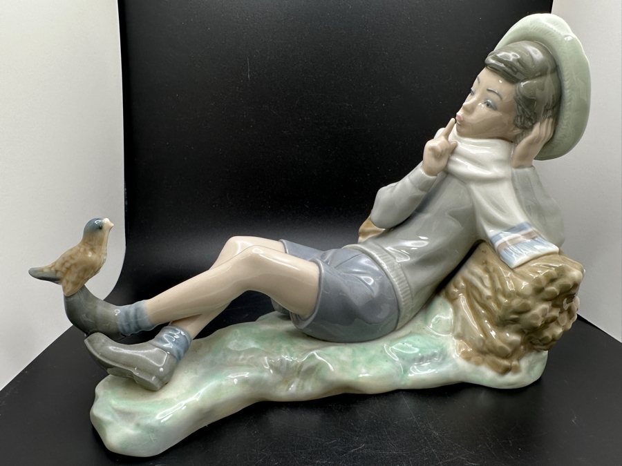 Vintage Lladro 'Shepherd with Bird' Porcelain Figurine #4595 6.25'H 1970-1985 [Photo 2]