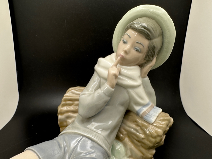 Vintage Lladro 'Shepherd with Bird' Porcelain Figurine #4595 6.25'H 1970-1985 [Photo 4]