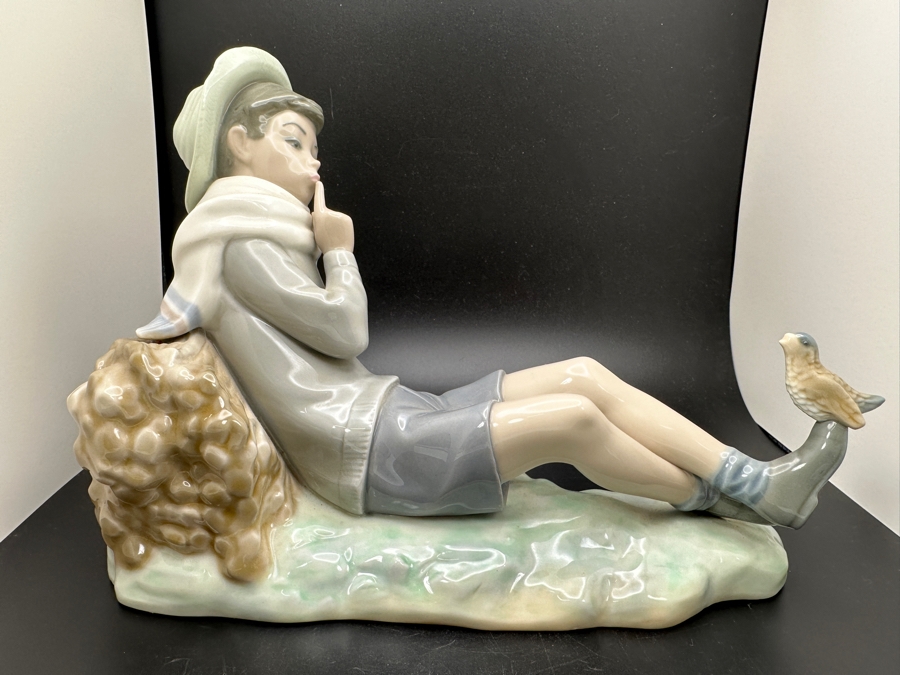 Vintage Lladro 'Shepherd with Bird' Porcelain Figurine #4595 6.25'H 1970-1985 [Photo 5]