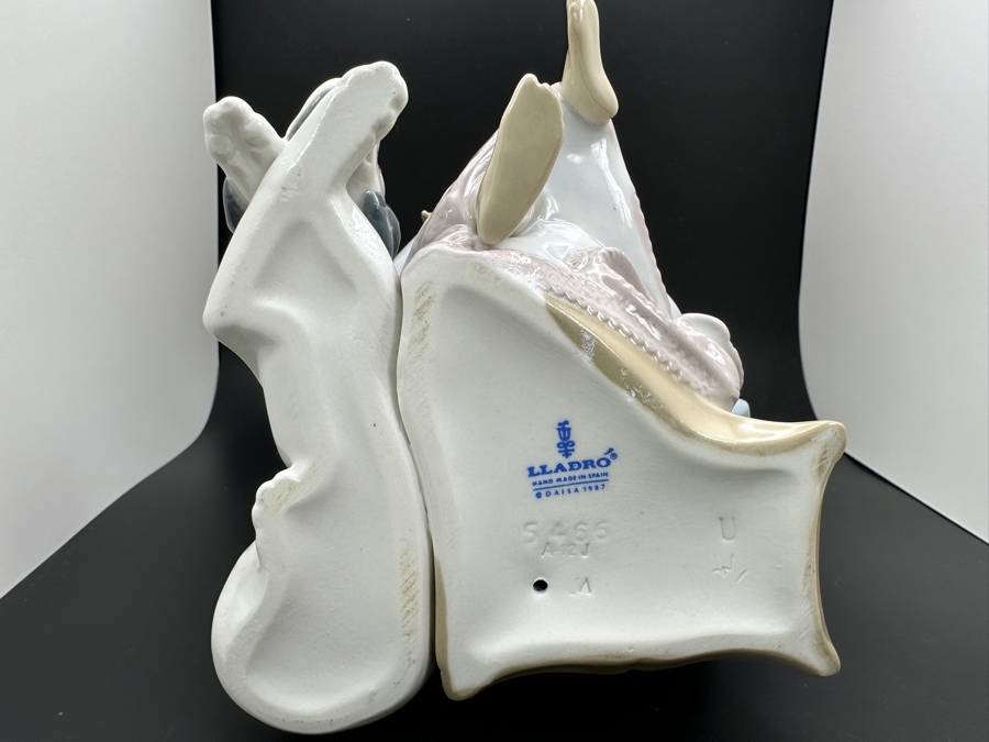 Vintage Lladro 'Chit Chat' Porcelain Figurine #5466 7.75'H 1988 [Photo 8]