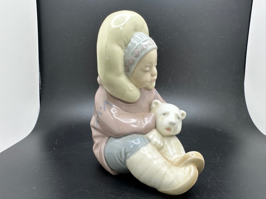Vintage Lladro 'Eskimo' Porcelain Figurine #1195 4.5'H  [Photo 4]