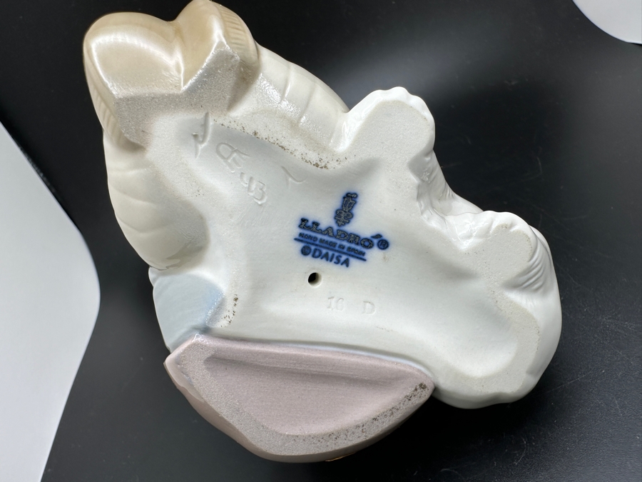 Vintage Lladro 'Eskimo' Porcelain Figurine #1195 4.5'H  [Photo 7]