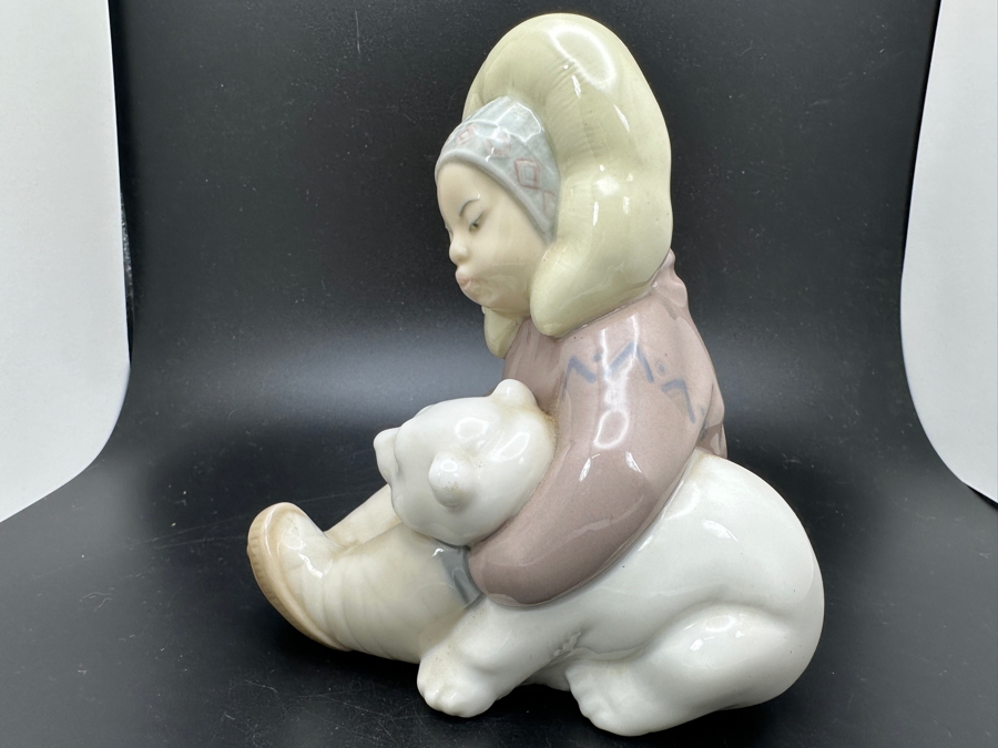 Vintage Lladro 'Eskimo' Porcelain Figurine #1195 4.5'H  [Photo 5]