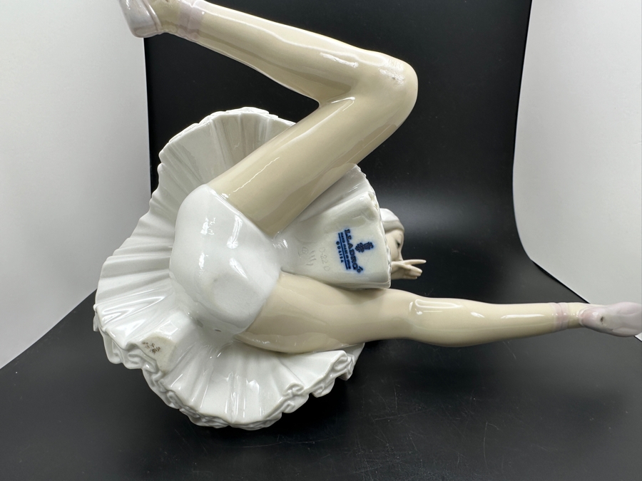 Vintage Lladro 'Death of the Swan' Ballerina Porcelain Figurine #4855 5'H 1973-2001 [Photo 8]