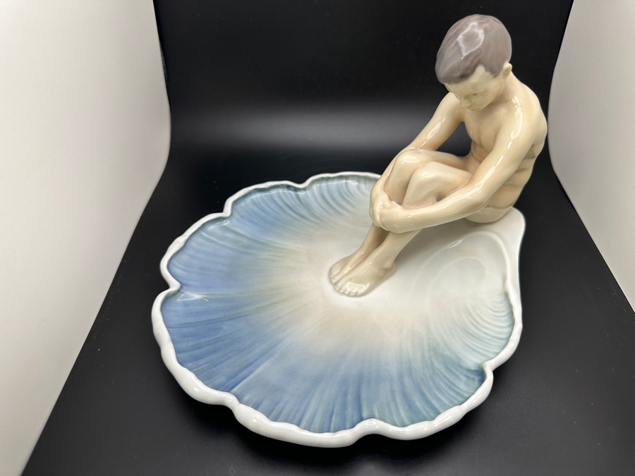 Bing & Grondahl 'Young Man on Tray' Porcelain Figurine #1660 5.5'H  [Photo 4]