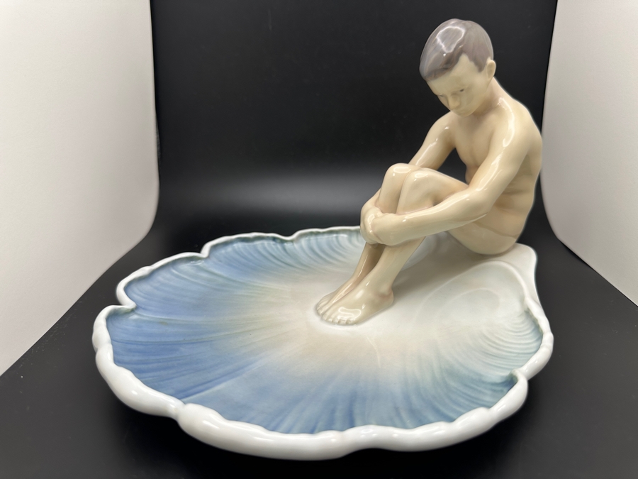 Bing & Grondahl 'Young Man on Tray' Porcelain Figurine #1660 5.5'H  [Photo 3]