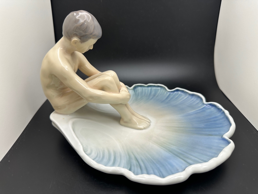 Bing & Grondahl 'Young Man on Tray' Porcelain Figurine #1660 5.5'H  [Photo 6]