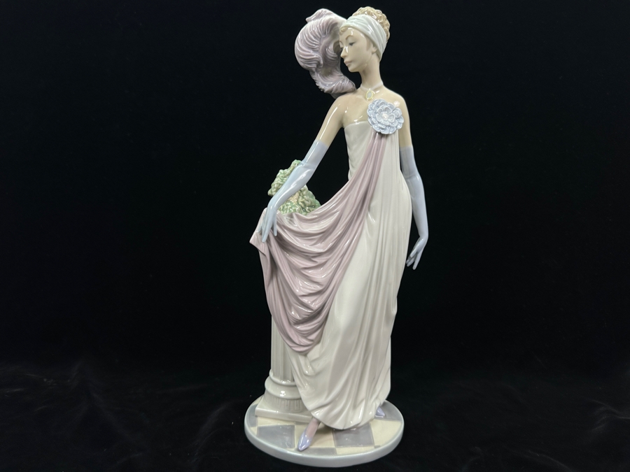 Vintage Lladro 'Socialite of the 1920's' Porcelain Figurine #5283 13.5'H 1985-2002 [Photo 2]