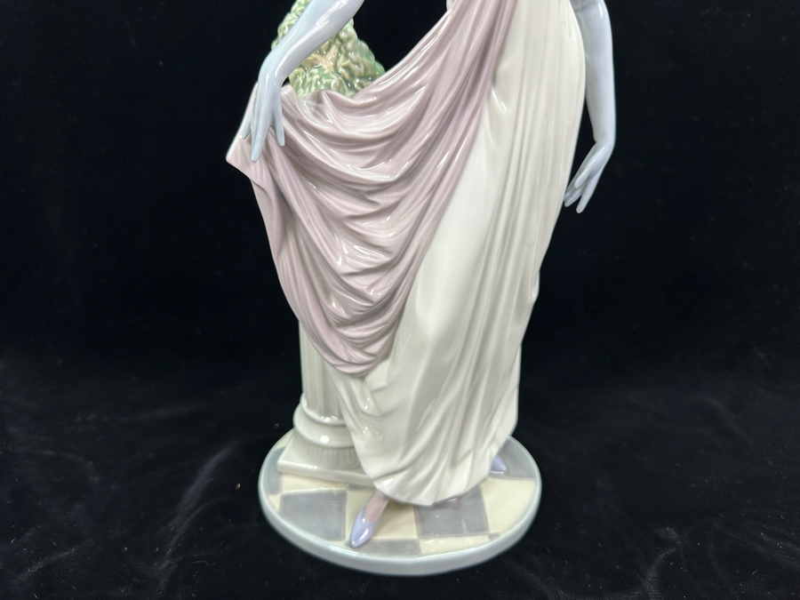 Vintage Lladro 'Socialite of the 1920's' Porcelain Figurine #5283 13.5'H 1985-2002 [Photo 5]