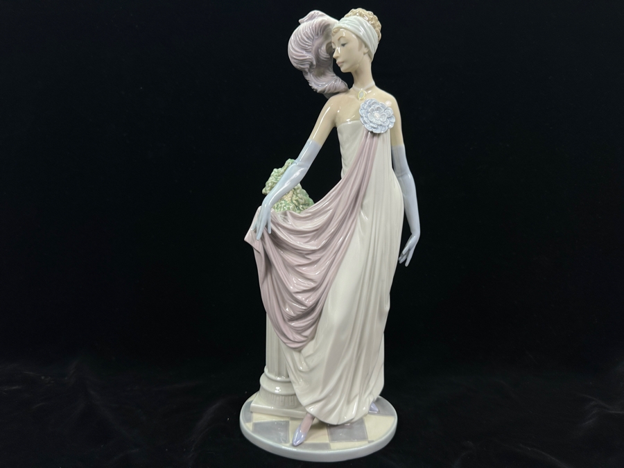 Vintage Lladro 'Socialite of the 1920's' Porcelain Figurine #5283 13.5'H 1985-2002 [Photo 3]