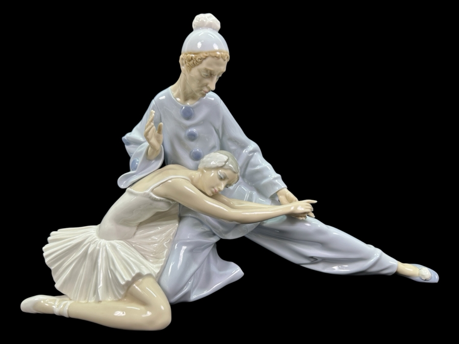Vintage Lladro 'Closing Scene' Ballerina and Jester Porcelain Figurine #4935 9.25'H 1974-1996 [Photo 1]