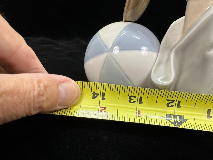 Vintage Lladro 'Clown with Ball' Porcelain Figurine #4618 6.25'H x 14.5'W 1970 [Photo 9]