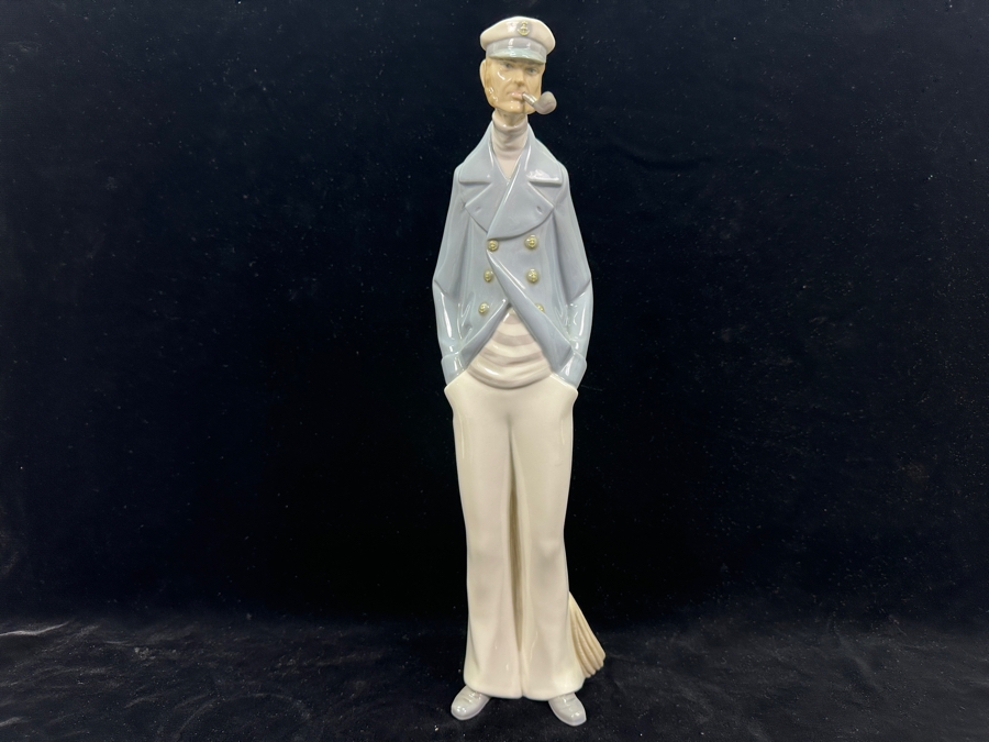 Vintage Lladro 'Sea Captain' Porcelain Figurine #4621 14.75'H 1970-1994 [Photo 2]