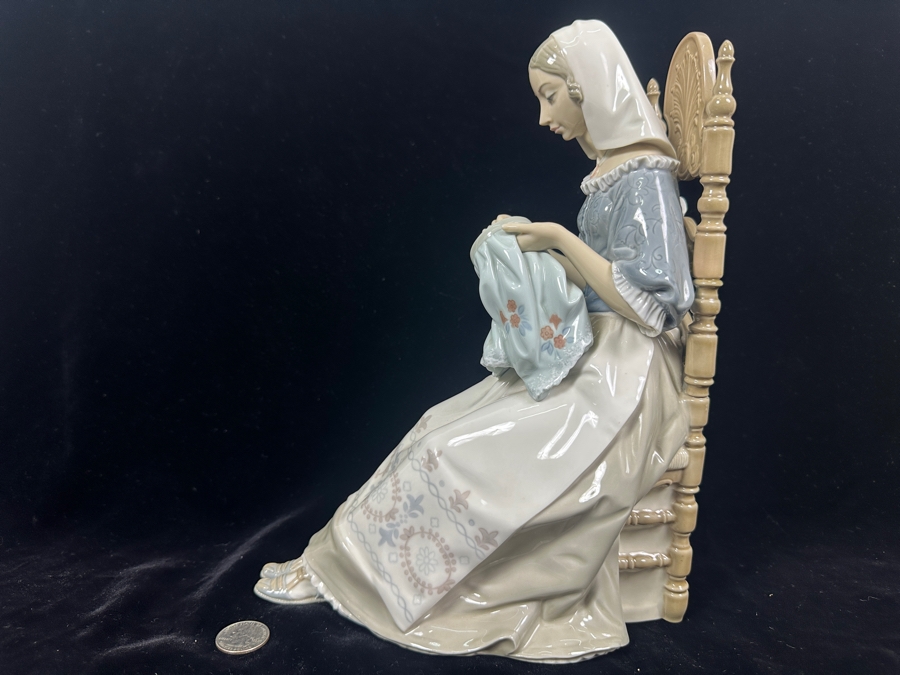 Vintage Lladro 'Embroiderer' Porcelain Figurine #4865 11'H 1974-1994 [Photo 8]