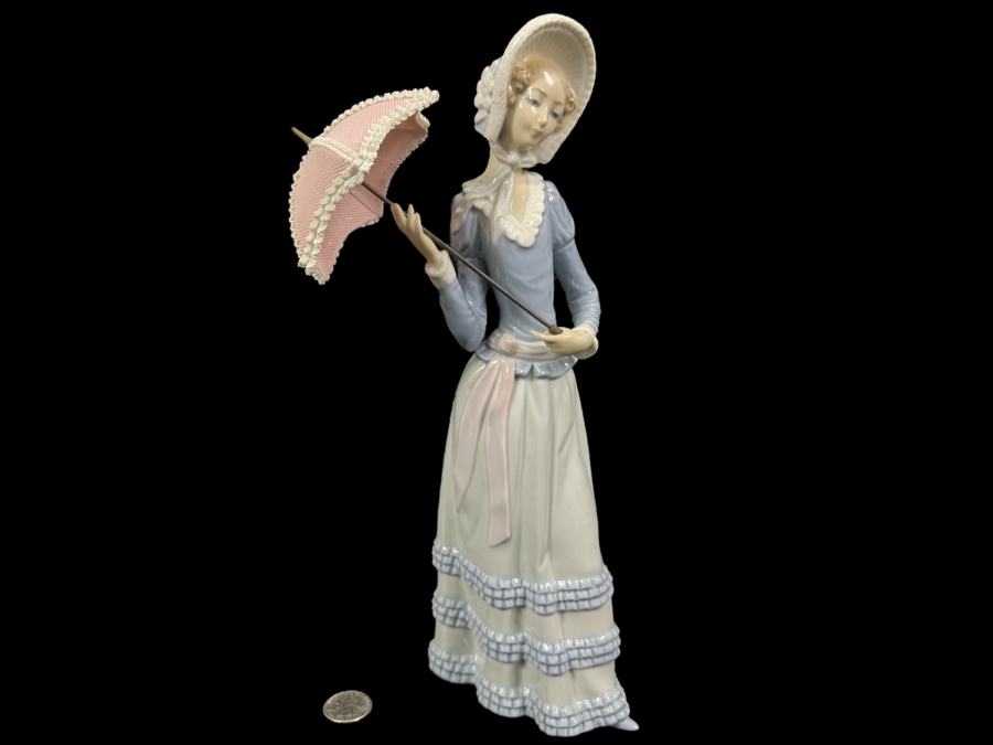 Vintage Lladro 'Aranjuez Little Lady' Porcelain Figurine #4879 12.25'H 1974-1996 [Photo 1]