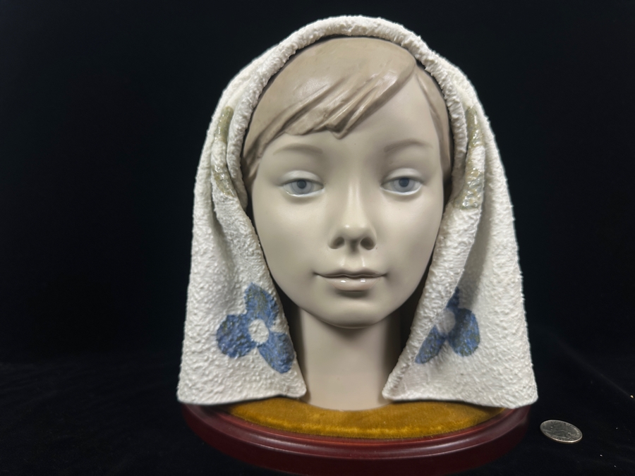 Vintage Lladro 'Girls Head -B-' Porcelain Bust #1003 10.75'H 1969 [Photo 3]