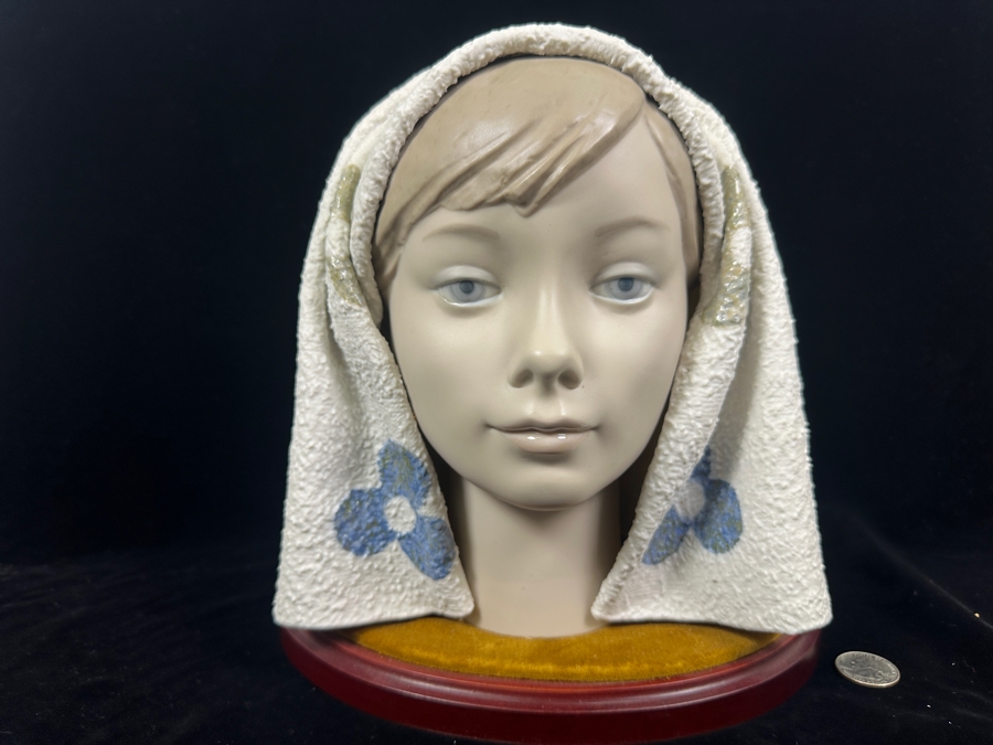 Vintage Lladro 'Girls Head -B-' Porcelain Bust #1003 10.75'H 1969 [Photo 2]
