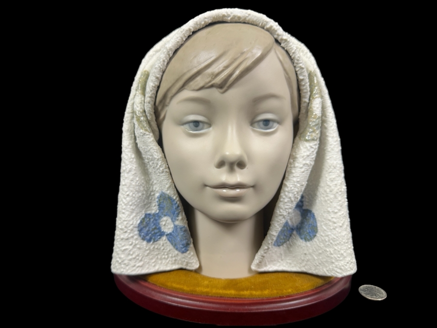 Vintage Lladro 'Girls Head -B-' Porcelain Bust #1003 10.75'H 1969 [Photo 1]