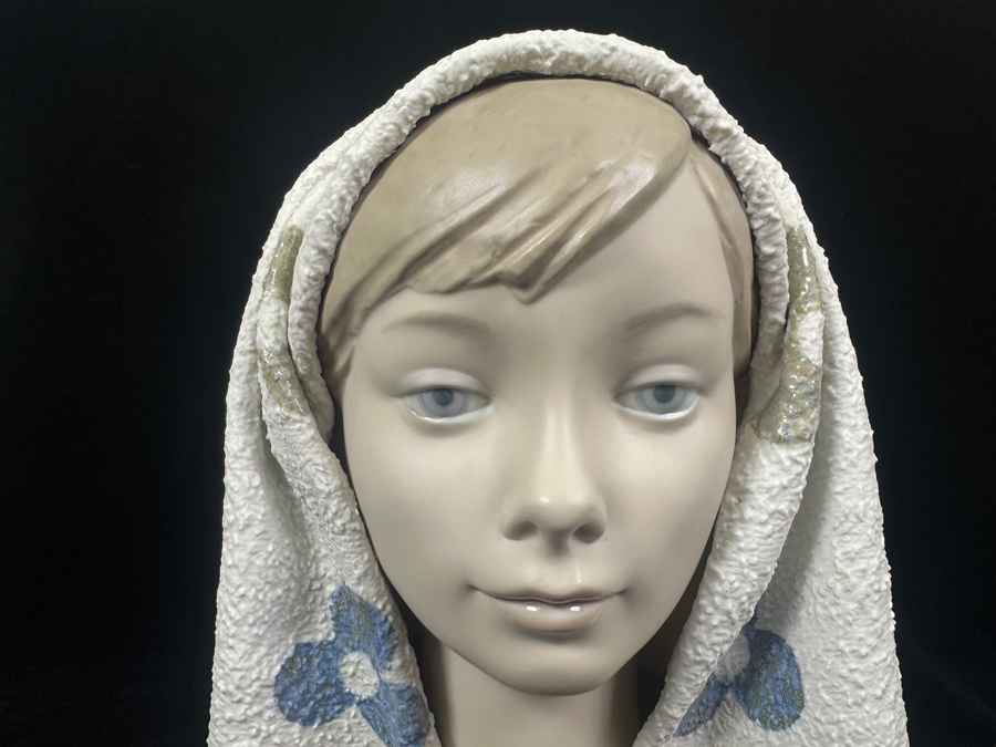 Vintage Lladro 'Girls Head -B-' Porcelain Bust #1003 10.75'H 1969 [Photo 4]