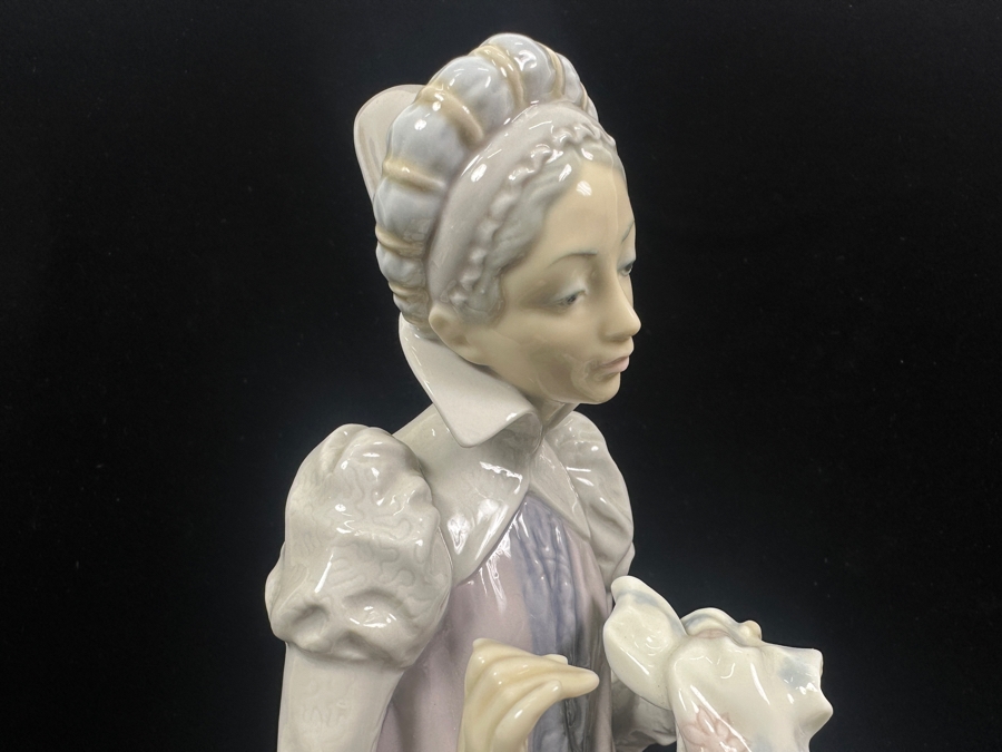 Vintage Lladro 'Medieval Lady Embroidering' Porcelain Figurine #5126 11.5'H 1980-1992 [Photo 7]
